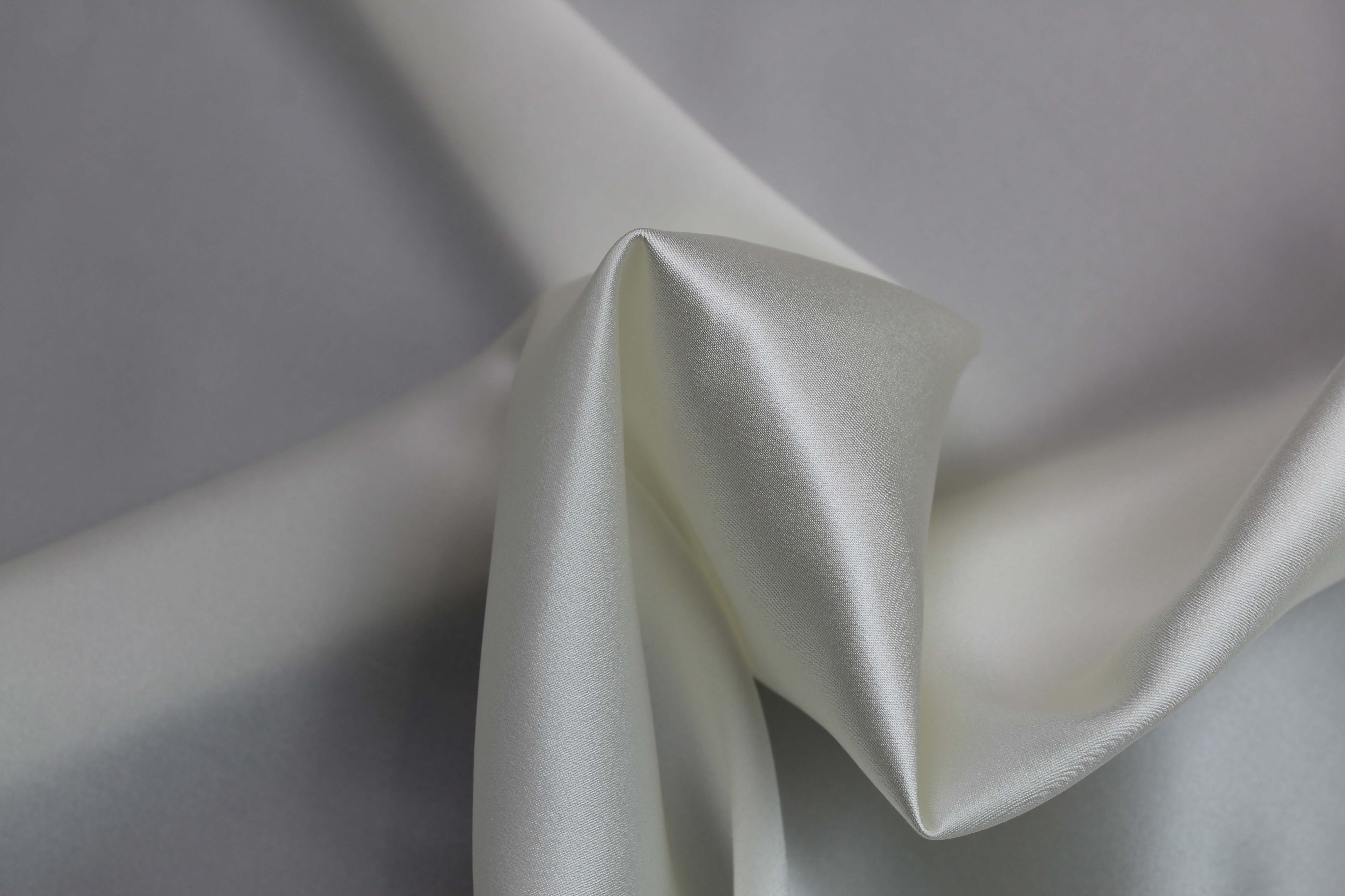 SILK LYCRA SATIN - PALE IVORY